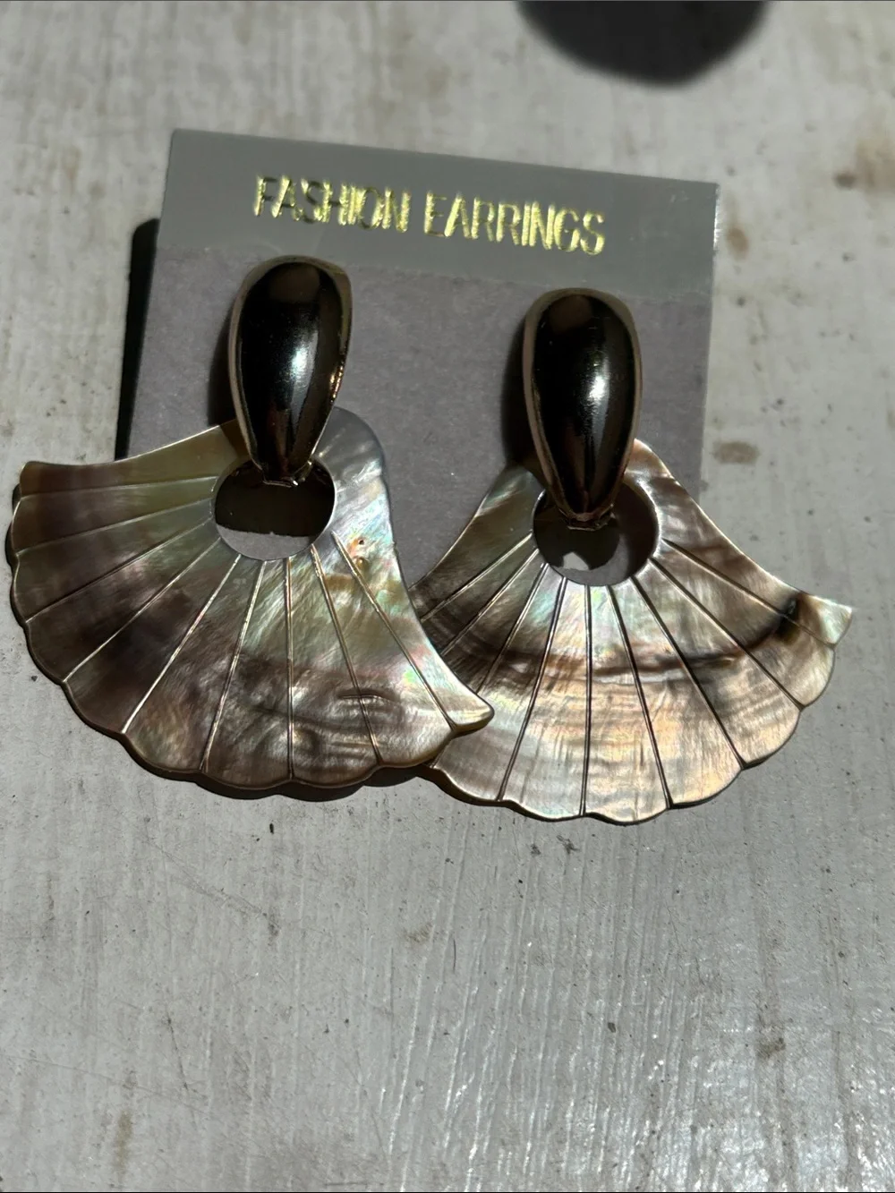 🟥MOP Fan Shape Gold Tone Earrings, Hand Carved, Iridescent W/Pink, Blue & Green